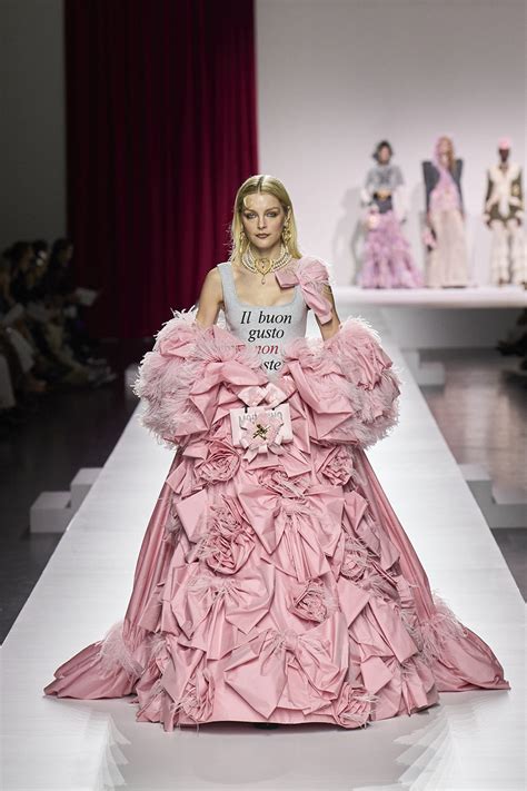 what is moschino fashion.